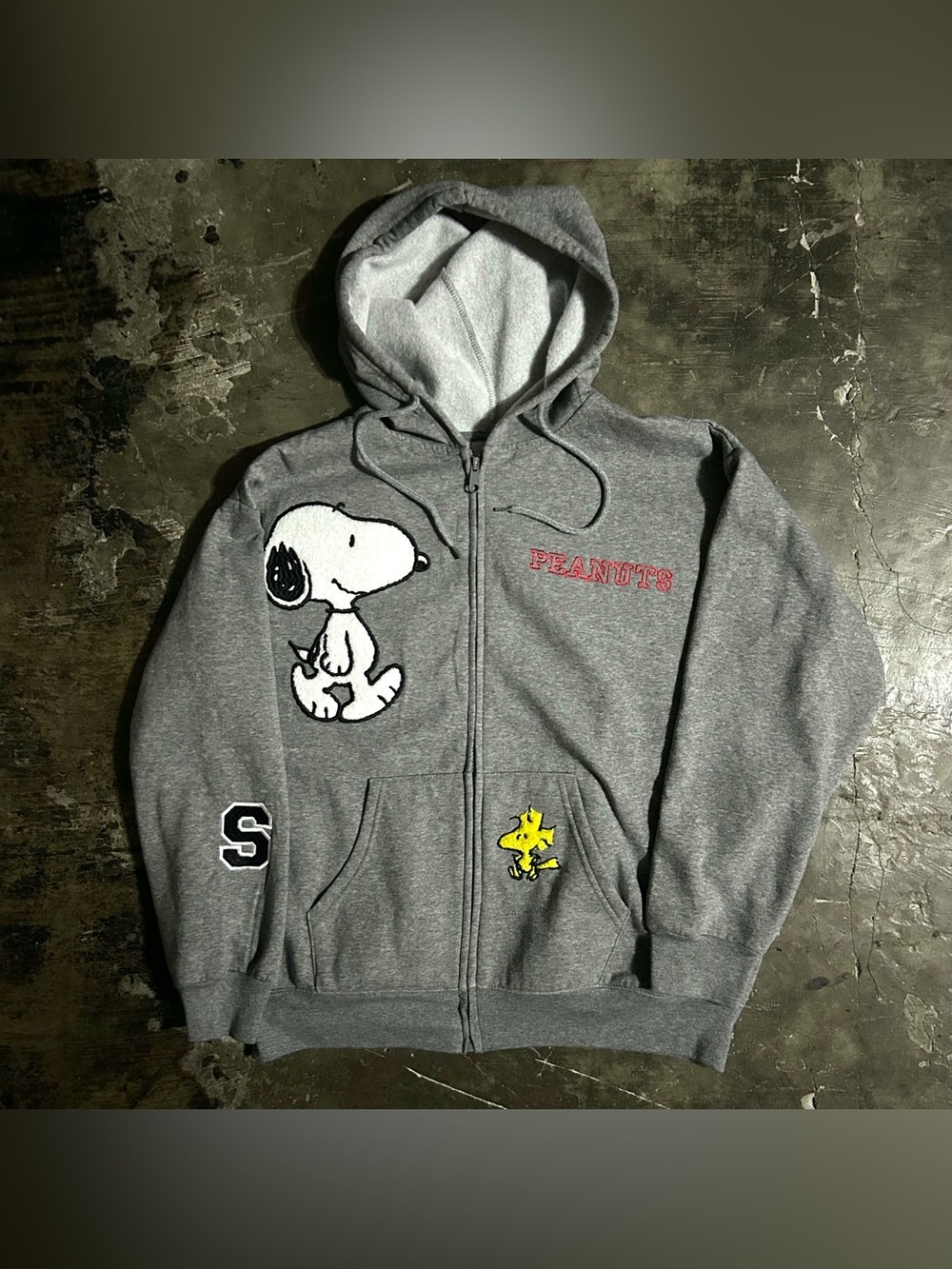 LARGE Grey Peanuts Snoopy Embroidered zip up hoodie